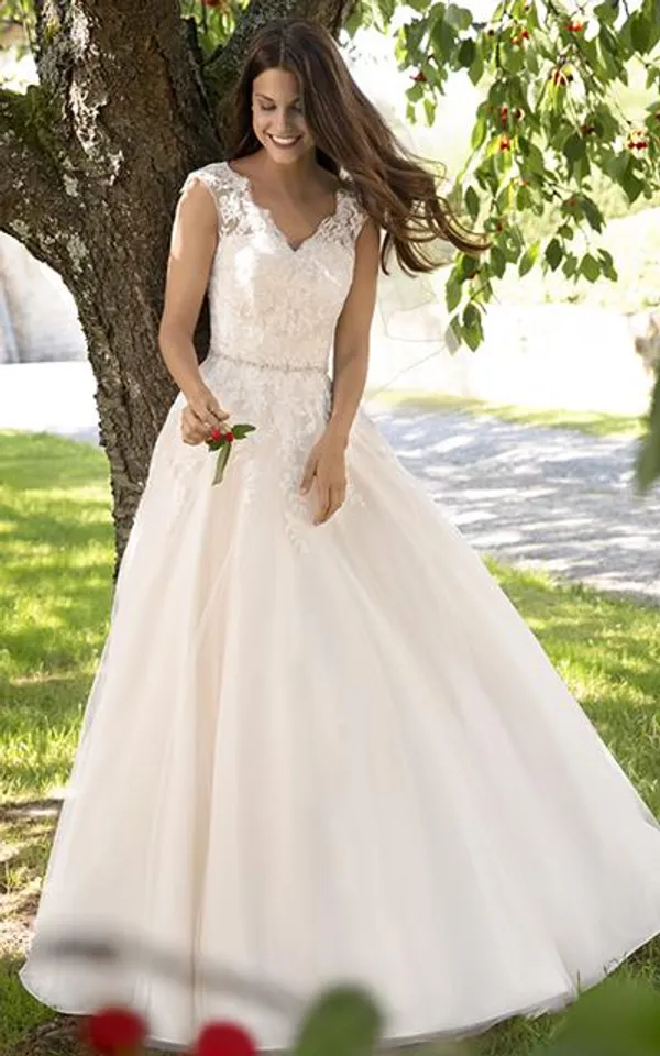 undefined Brautkleid Kollektion