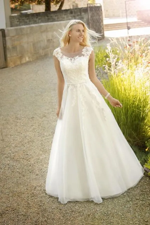 undefined Brautkleid Kollektion