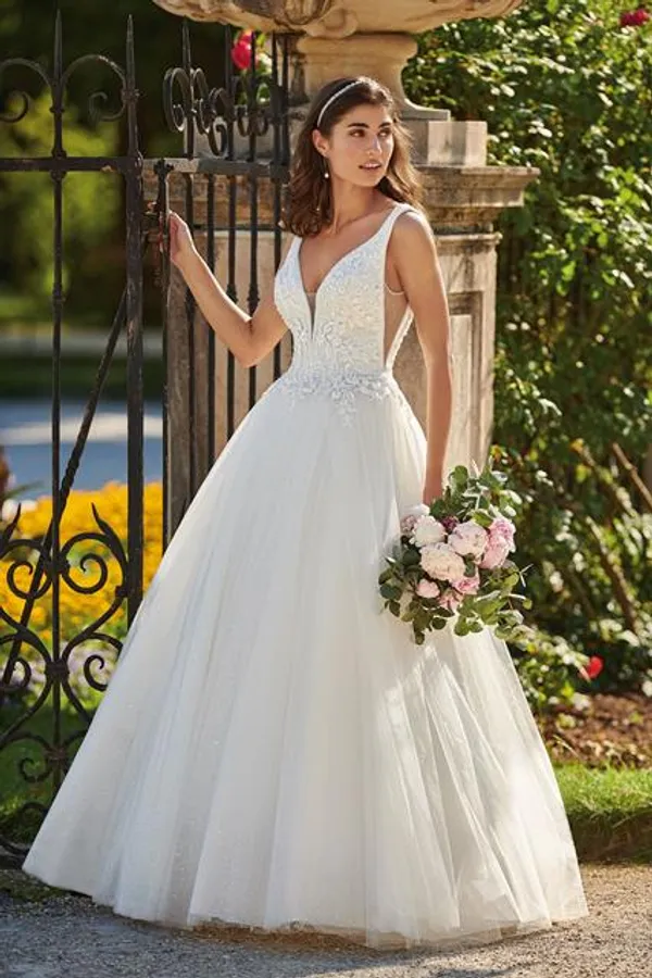 undefined Brautkleid Kollektion