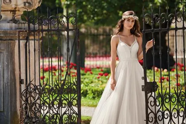 undefined Brautkleid Kollektion