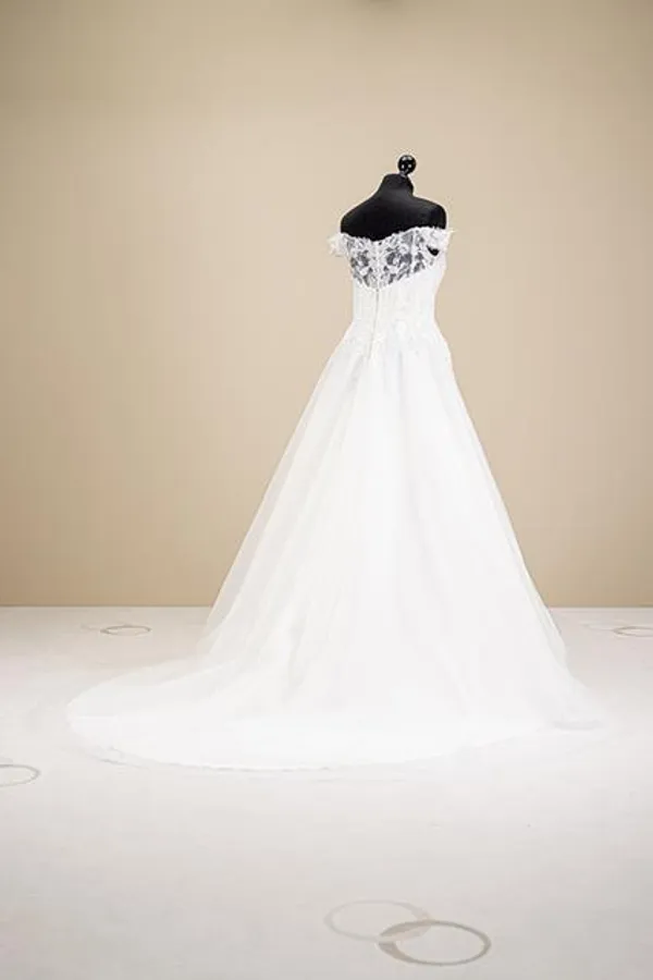 undefined Brautkleid Kollektion