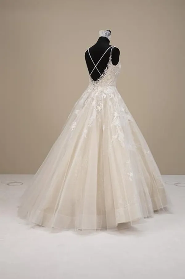 undefined Brautkleid Kollektion