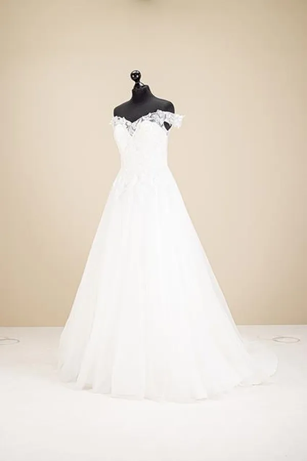 undefined Brautkleid Kollektion