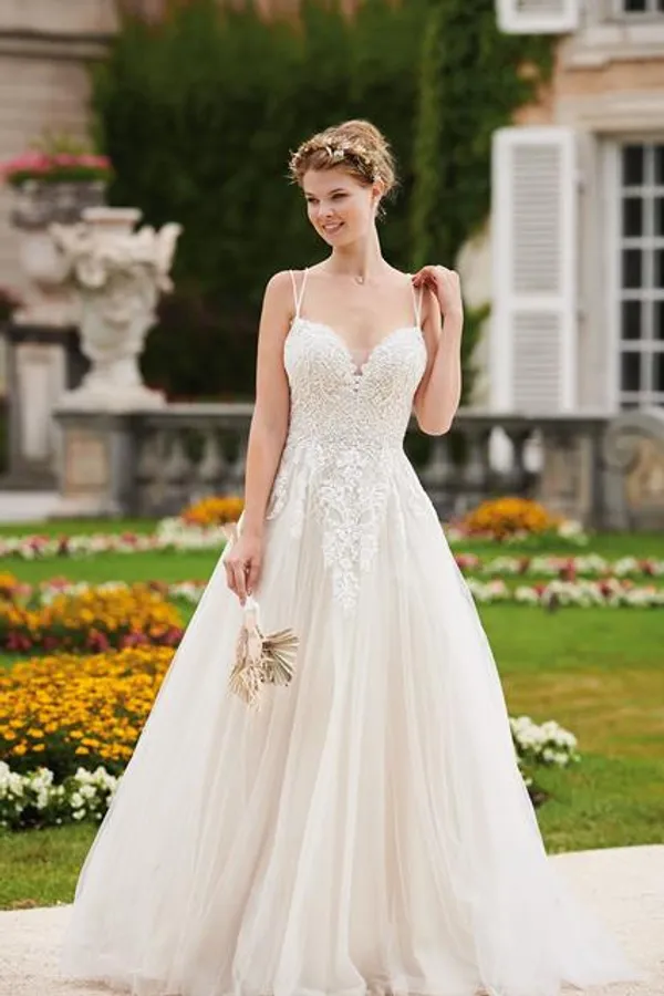 undefined Brautkleid Kollektion