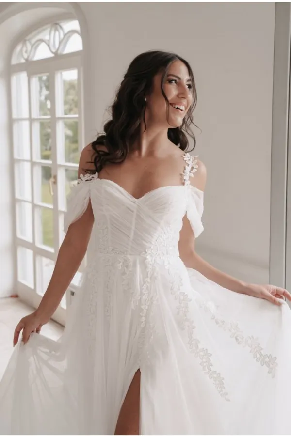 undefined Brautkleid Kollektion