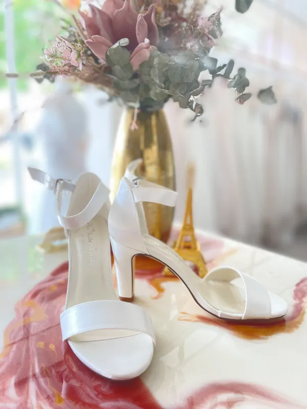 undefined Brautkleid Kollektion