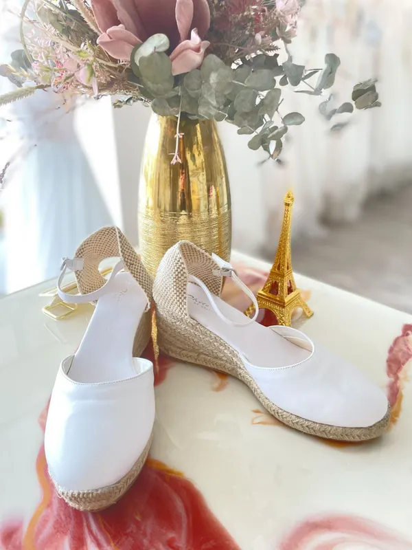 undefined Brautkleid Kollektion