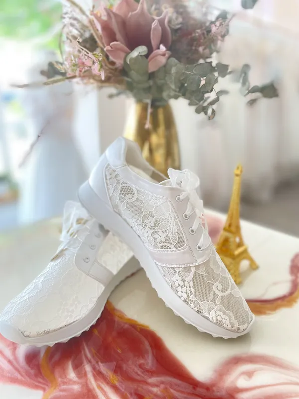 undefined Brautkleid Kollektion