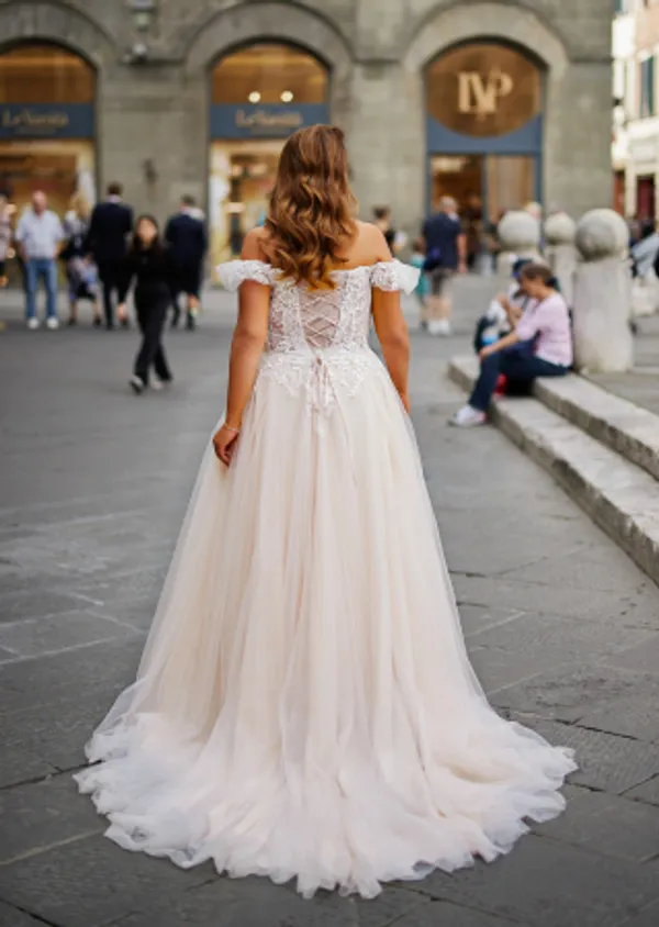 undefined Brautkleid Kollektion