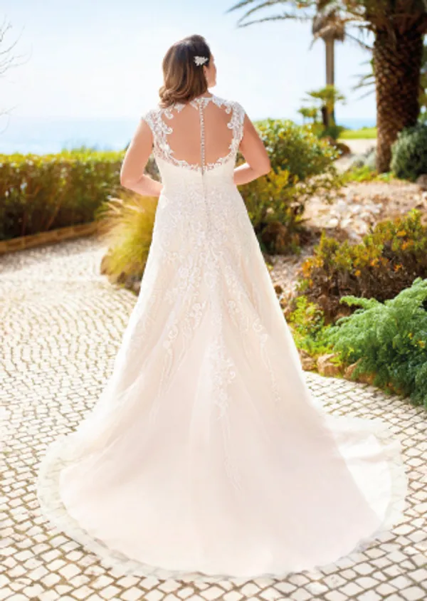 undefined Brautkleid Kollektion