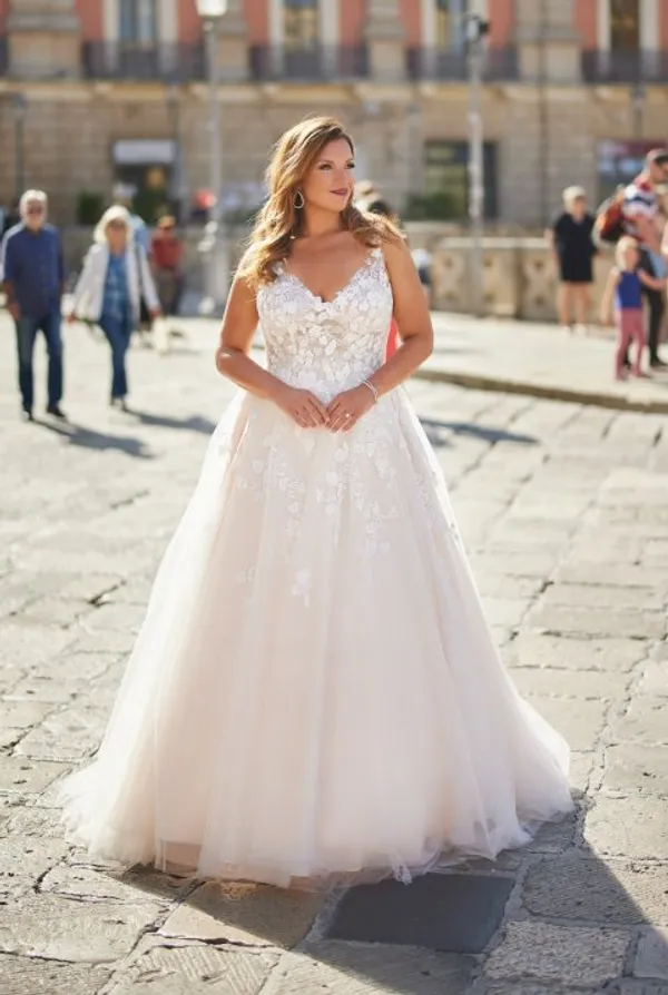 undefined Brautkleid Kollektion