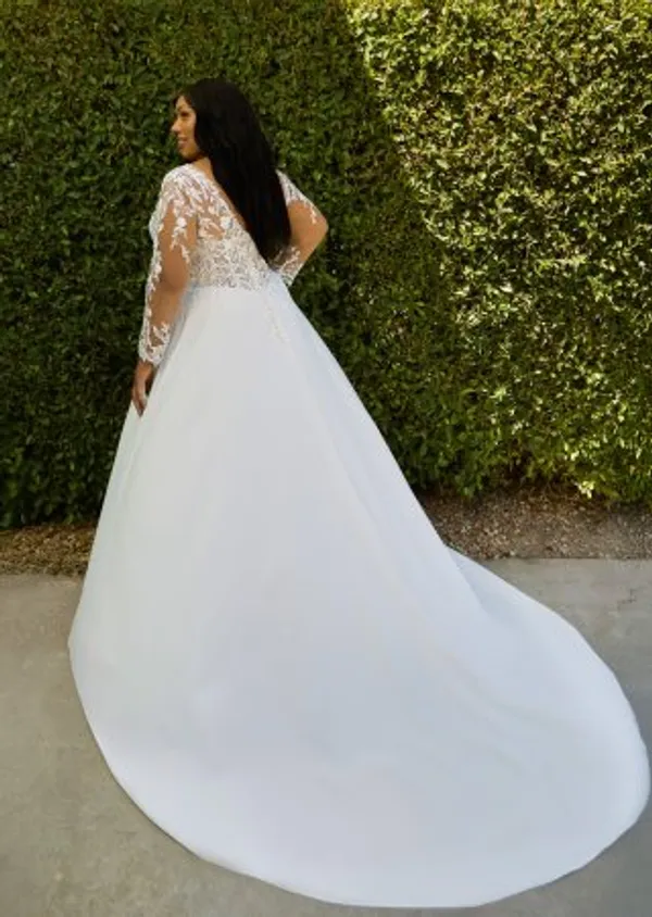 undefined Brautkleid Kollektion